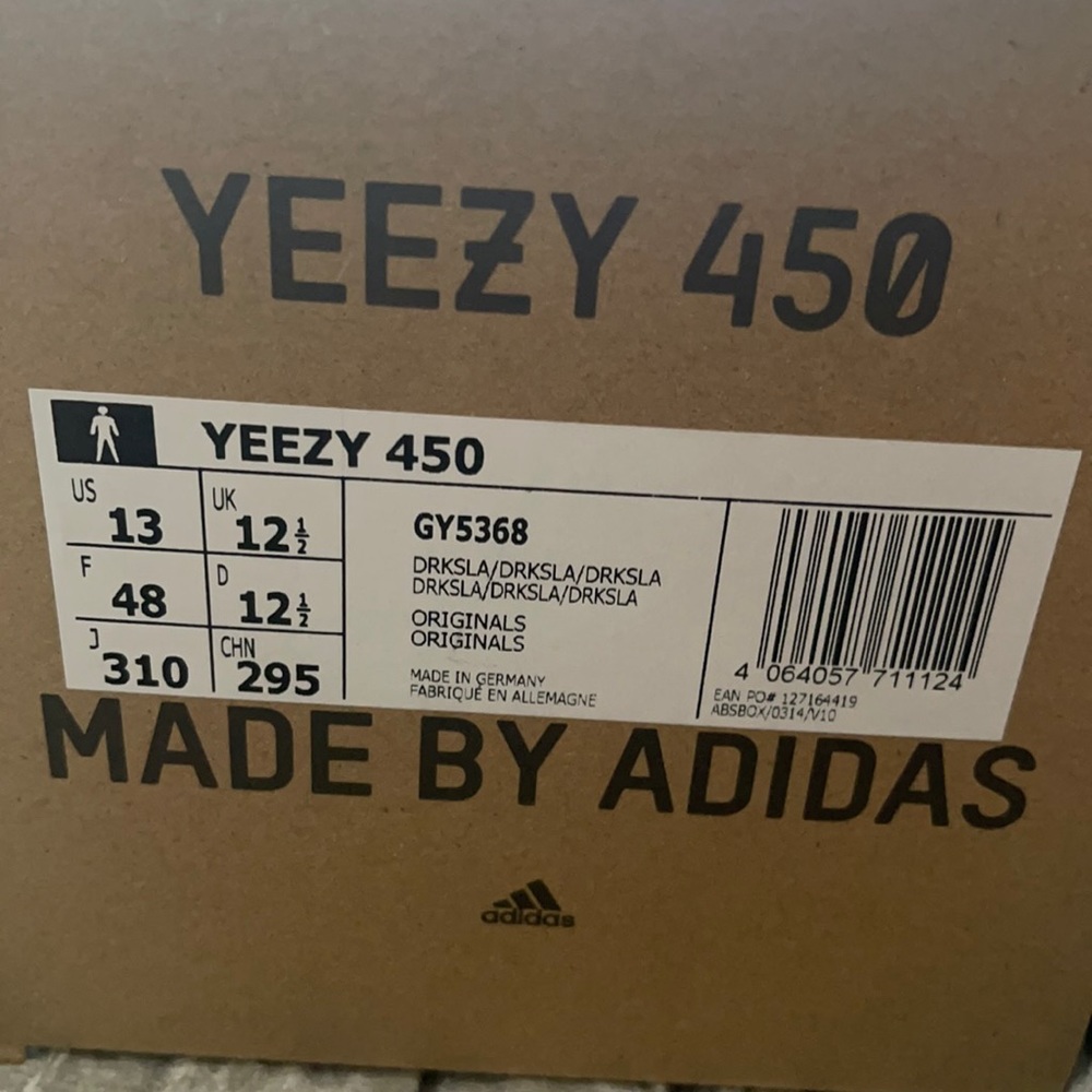 YEZZY BLK CLOUD